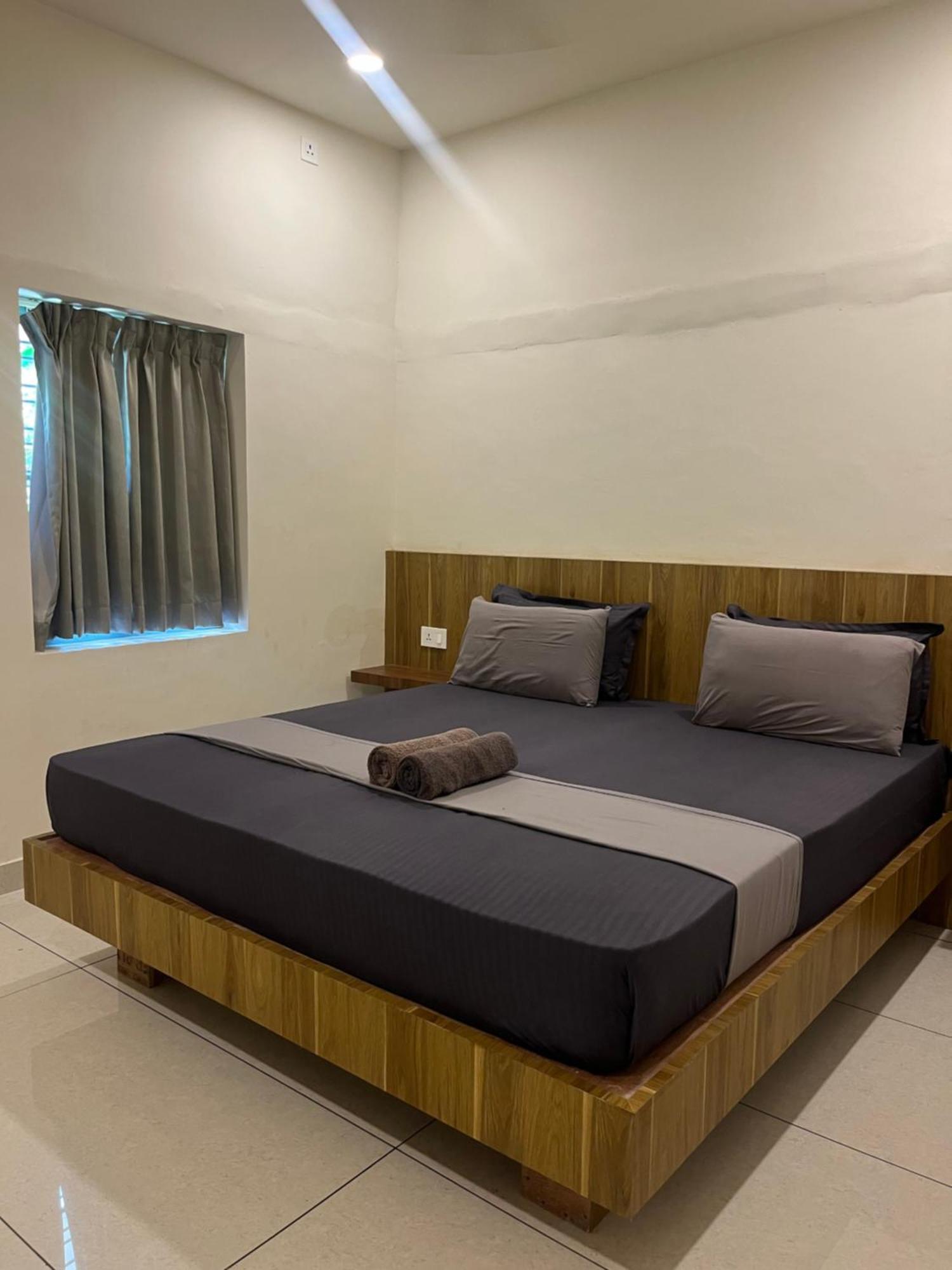 Paddlecult Surf Retreat Bed and Breakfast Varkala Esterno foto