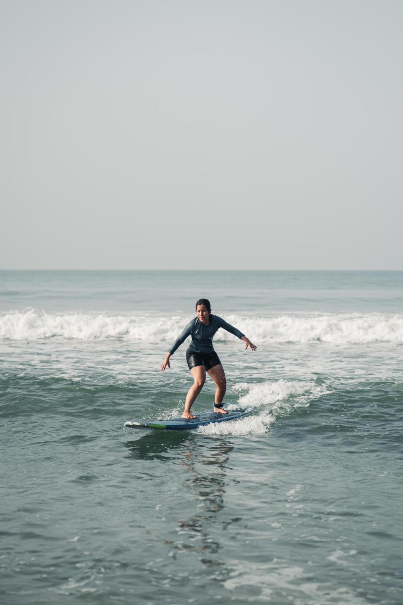 Paddlecult Surf Retreat Bed and Breakfast Varkala Esterno foto