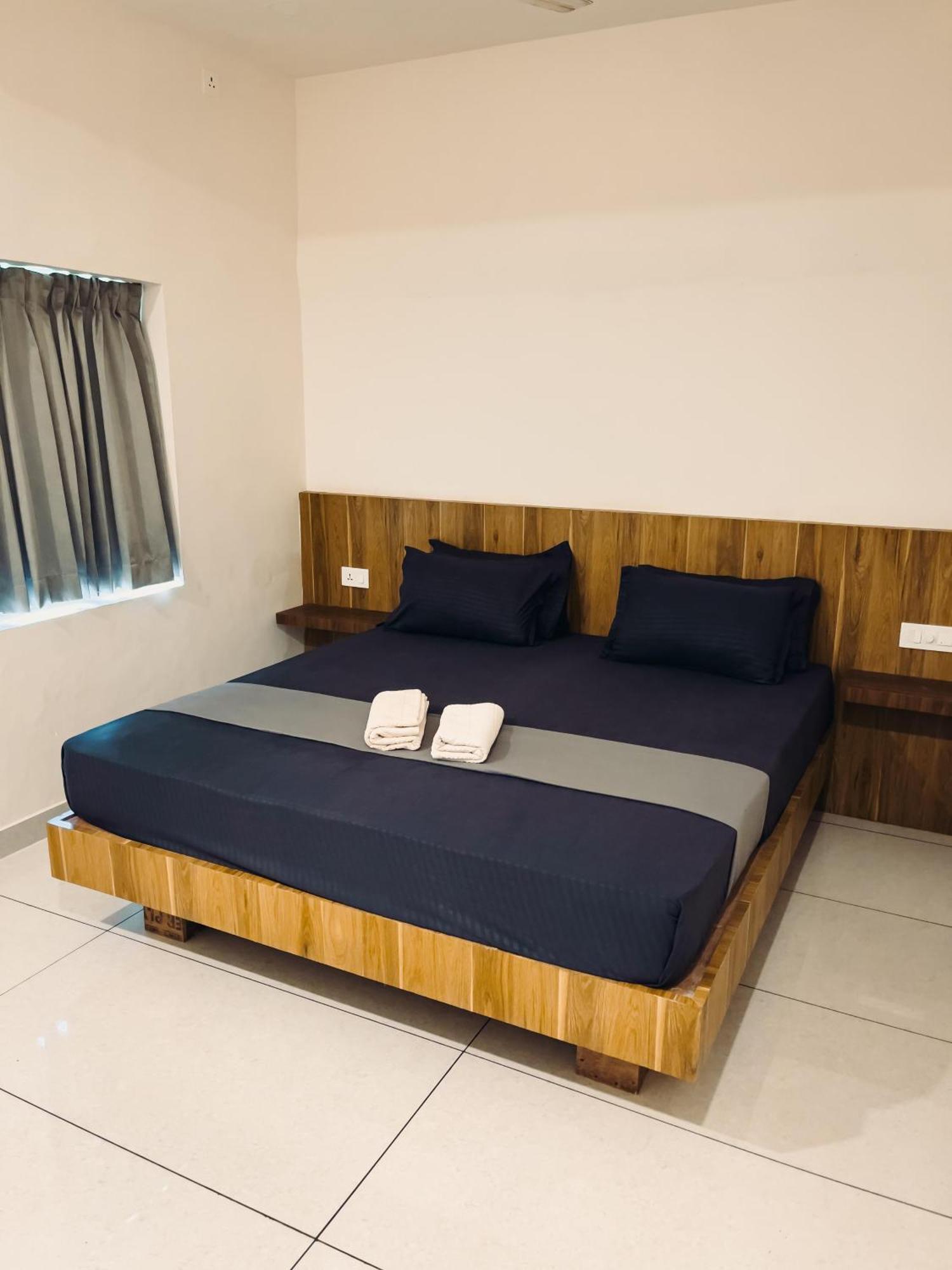 Paddlecult Surf Retreat Bed and Breakfast Varkala Esterno foto